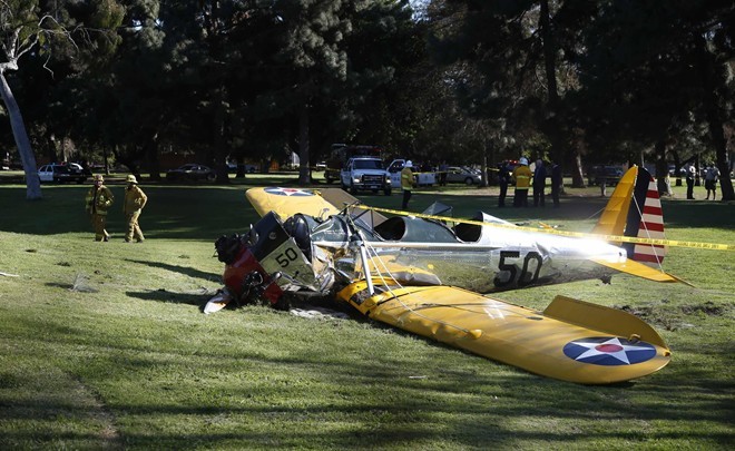 Dien vien Harrison Ford bi tai nan may bay